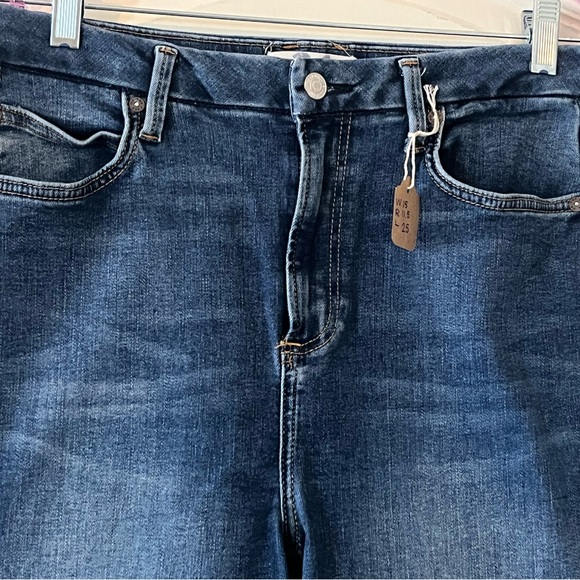 We the Free Designer medium  Wash Distressed Women's Jeans Size 31 - Picture 9 of 16